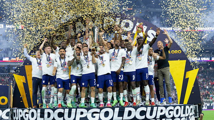 Estados Unidos se llevó la última edición de la Copa Oro al imponerse a México por la mínima de Miles Robinson. Estados Unidos se llevó la última edición de la Copa Oro al imponerse a México por la mínima de Miles Robinson.