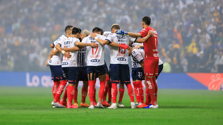 La afición de Monterrey pide la salida de Rogelio Funes Mori 