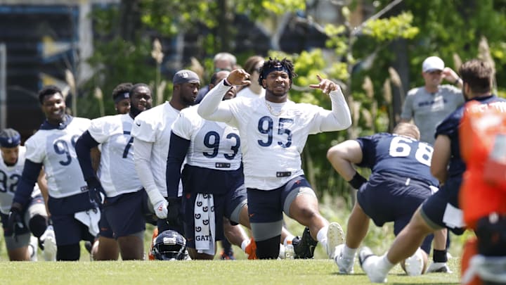 DeMarcus Walker (95) actually produced consistent pressure in the pass rush last year according to Pro Football Focus, but apparently the Bears still need help. DeMarcus Walker (95) actually produced consistent pressure in the pass rush last year according to Pro Football Focus, but apparently the Bears still need help.