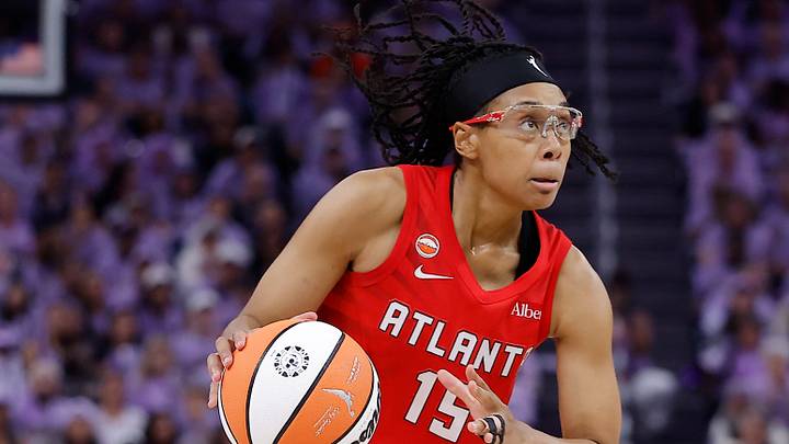 Oct 17, 2026; San Francisco, California, USA; Atlanta Dream guard Allisha Gray (15) controls the ball against the Golden State Valkyries during the fourth quarter of game one of the 2026 WNBA Finals at Chase Center. Mandatory Credit: Kelley L Cox-Imagn Images Oct 17, 2026; San Francisco, California, USA; Atlanta Dream guard Allisha Gray (15) controls the ball against the Golden State Valkyries during the fourth quarter of game one of the 2026 WNBA Finals at Chase Center. Mandatory Credit: Kelley L Cox-Imagn Images