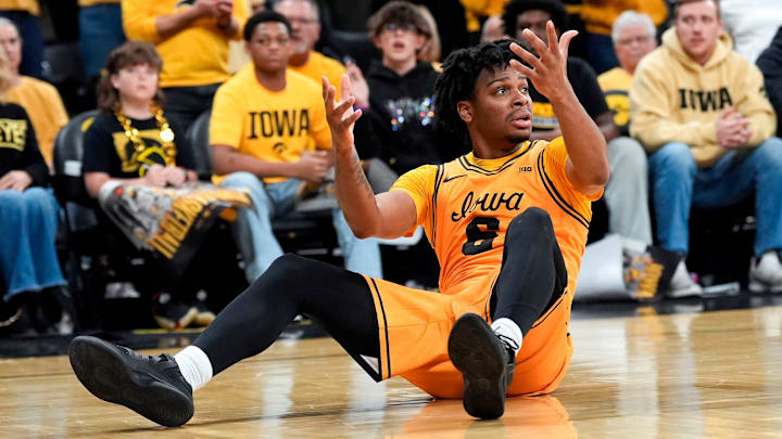 Iowa Hawkeyes guard Tavion Banks (6)