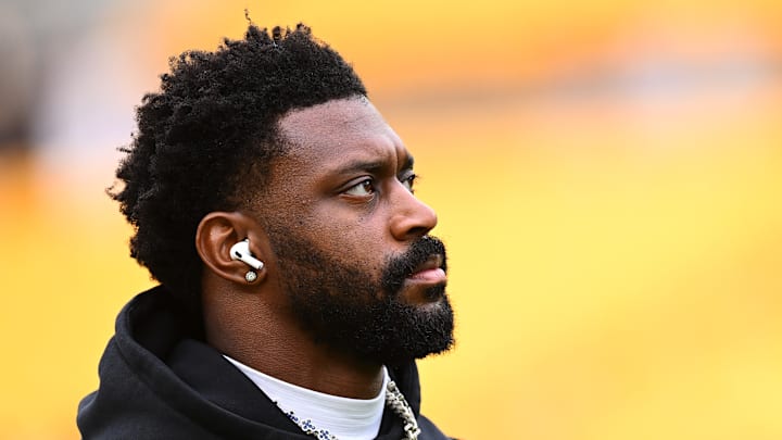 Pittsburgh Steelers wide receiver DK Metcalf Pittsburgh Steelers wide receiver DK Metcalf