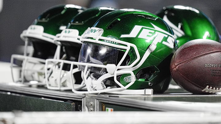 Aug 17, 2024; Charlotte, North Carolina, USA; New York Jets helmets during the second half against the Carolina Panthers at Bank of America Stadium. Mandatory Credit: Jim Dedmon-Imagn Images Aug 17, 2024; Charlotte, North Carolina, USA; New York Jets helmets during the second half against the Carolina Panthers at Bank of America Stadium. Mandatory Credit: Jim Dedmon-Imagn Images