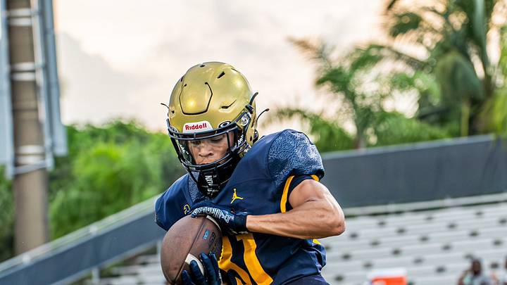St. Thomas Aquinas (FL) wide receiver recruit Julius Jones Jr. reportedly has Notre Dame as his leader.