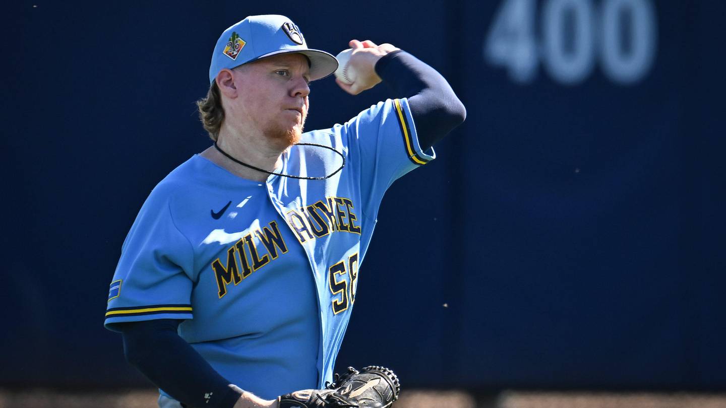 Brewers Demote Veteran, Officially Bring Back Rob Zastryzny