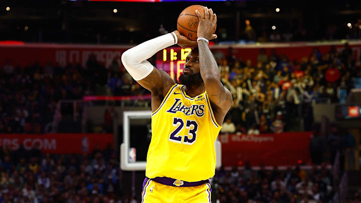 LeBron James es el único con al menos 40.000 puntos en la historia de la NBA