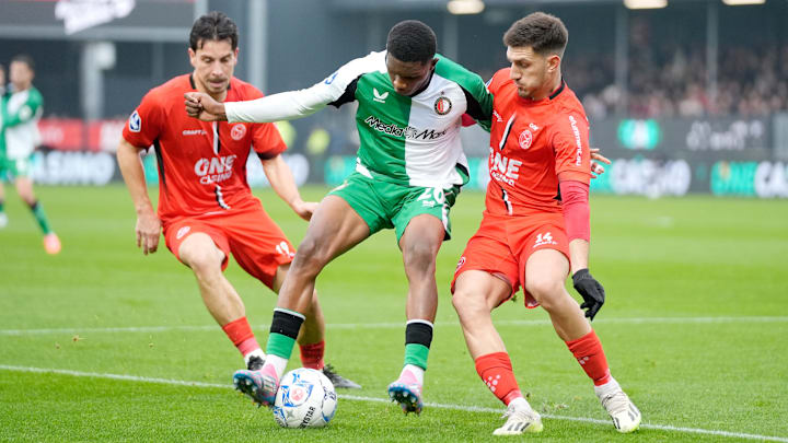 Givairo Read (Mitte) weckt Interesse