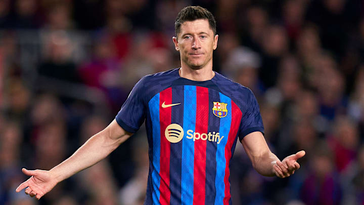 El Barcelona mantiene ventaja de 12 puntos sobre el Real Madrid