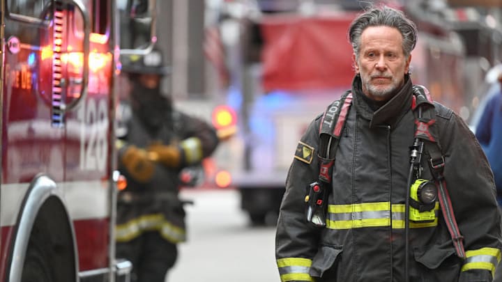 CHICAGO P.D. -- "In The Trenches: Part III" Episode 12014 -- Pictured: Steven Weber as Dr. Dean Archer -- (Photo by: Lori Allen/NBC)