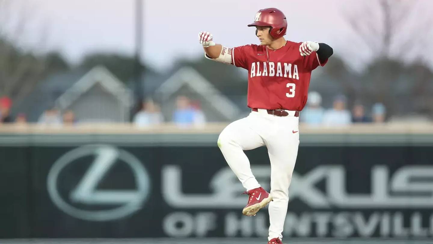 Seventh Inning Swings Game in Alabama Baseball's Game One Loss to LSU