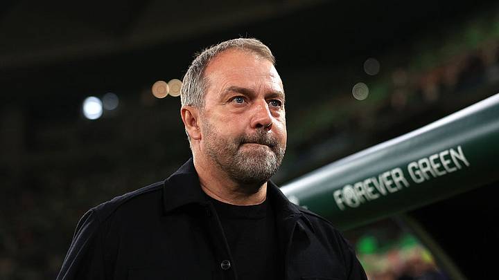 Hansi Flick, técnico del Barcelona, expresó su apoyo a Xabi Alonso. Hansi Flick, técnico del Barcelona, expresó su apoyo a Xabi Alonso.