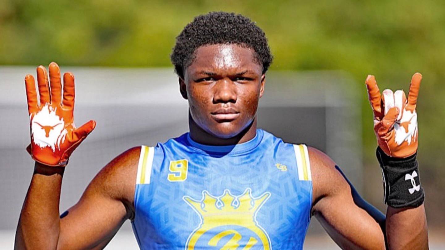 Easton Royal Just Gave Texas Fans Hope Amid Flip Rumors