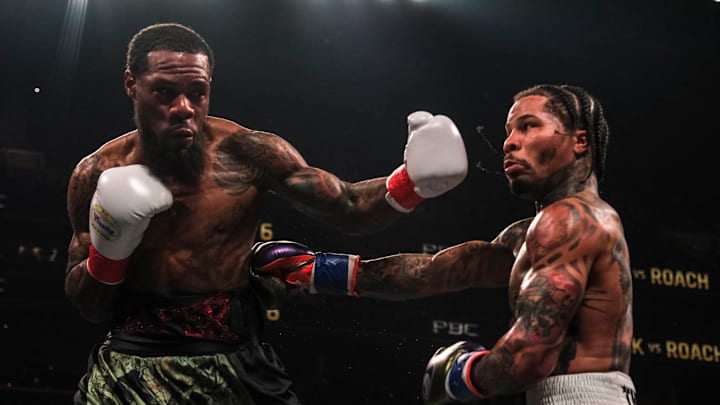Action between Gervonta 'Tank' Davis (30-0 28 KOs) and Lamont Roach (25-1-1 10 KOs) on March 1, 2025.
