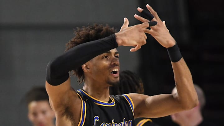 South Carolina basketball commitment Cam Scott