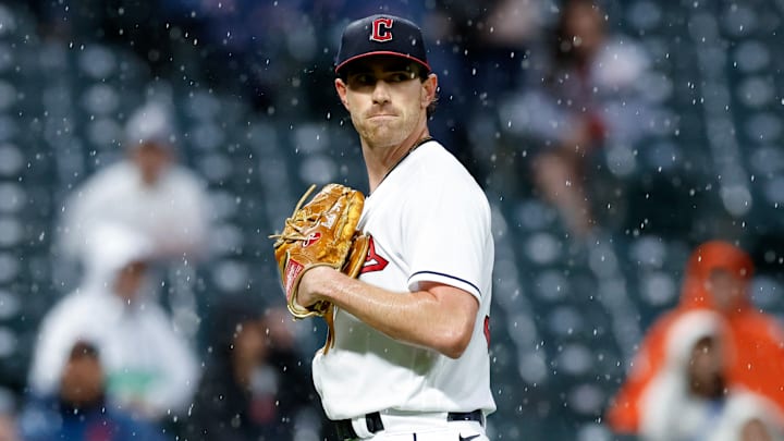 Los Yankees podrían hacer buenas ofertas a Cleveland por Shane Bieber 