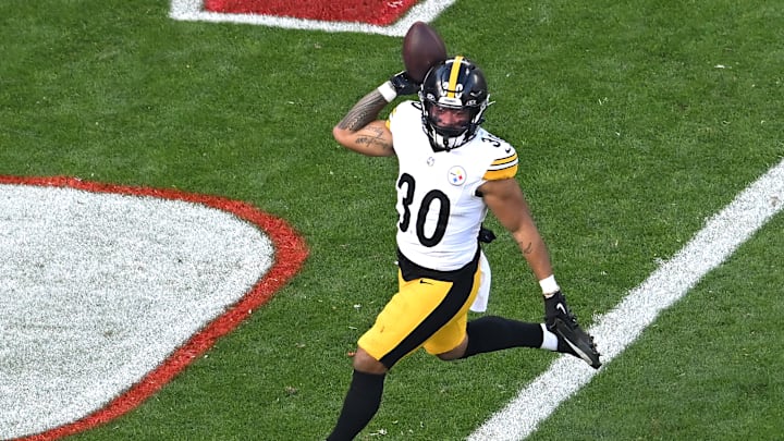 Pittsburgh Steelers v Cleveland Browns