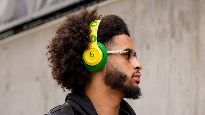 Oregon quarterback Dante Moore arrives at the field as the Oregon Ducks take on the Washington Huskies on Nov. 29, 2025, at Husky Stadium in Seattle, Washington. Oregon quarterback Dante Moore arrives at the field as the Oregon Ducks take on the Washington Huskies on Nov. 29, 2025, at Husky Stadium in Seattle, Washington.