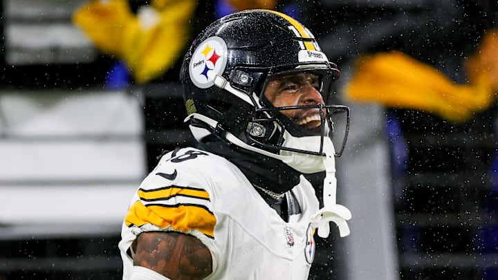 Pittsburgh Steelers v Baltimore Ravens