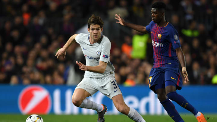 Marcos Alonso y Dembélé podrían compartir vestuario