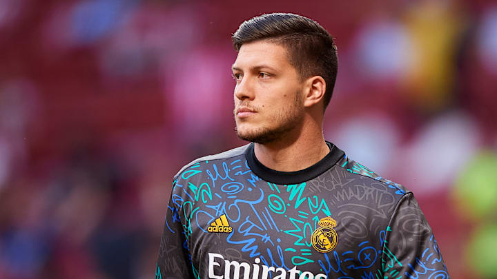 Luka Jovic fait partie des joueurs qui devraient quitter le Real Madrid Luka Jovic fait partie des joueurs qui devraient quitter le Real Madrid