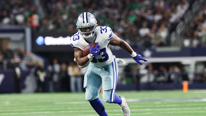Nov 23, 2025; Arlington, Texas, USA; Dallas Cowboys running back Javonte Williams (33) runs with the ball in the second quarter against the Philadelphia Eagles at AT&T Stadium. Mandatory Credit: Kevin Jairaj-Imagn Images Nov 23, 2025; Arlington, Texas, USA; Dallas Cowboys running back Javonte Williams (33) runs with the ball in the second quarter against the Philadelphia Eagles at AT&T Stadium. Mandatory Credit: Kevin Jairaj-Imagn Images