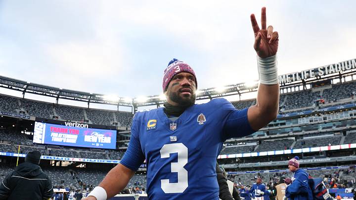 Jan 4, 2026; East Rutherford, New Jersey, USA; New York Giants quarterback Russell Wilson (3) waves to fans after the game against the Dallas Cowboys at MetLife Stadium.  