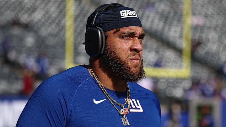 New York Giants guard Aaron Stinnie  