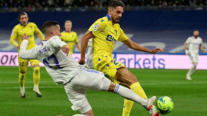 Real Madrid sufre contra el Cádiz.