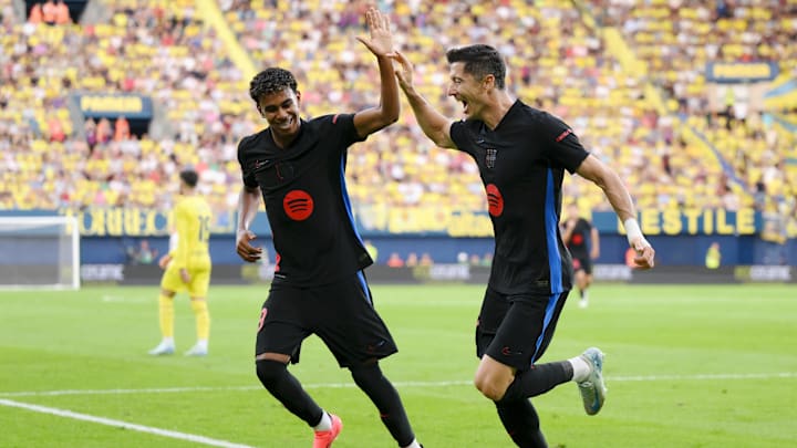 Barcelona deu um show contra o Submarino Amarelo Barcelona deu um show contra o Submarino Amarelo