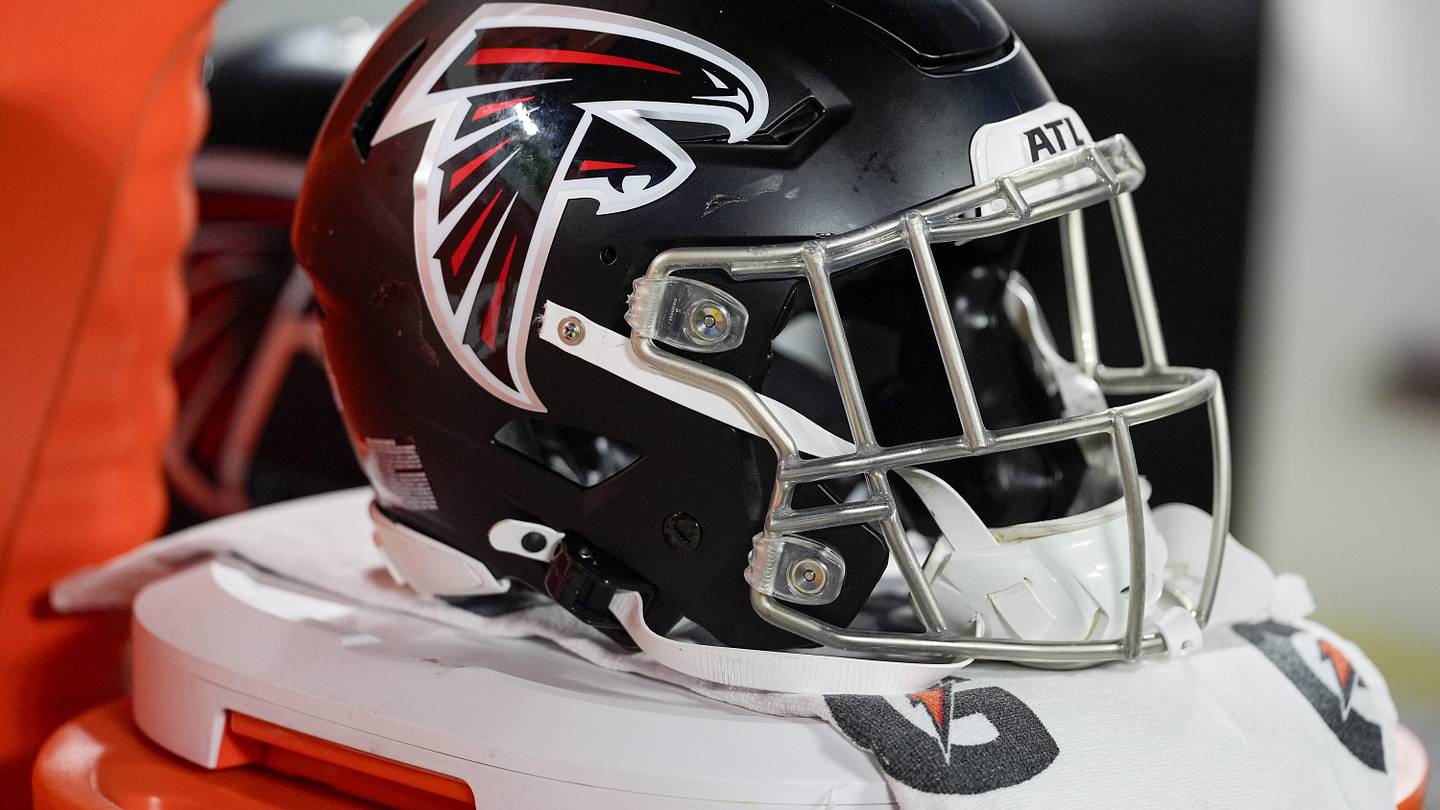 Falcons Targeting Former Bears Scout for Front-Office Position
