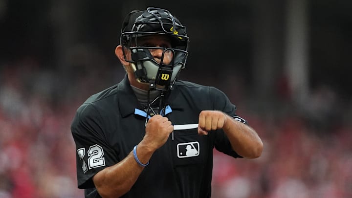 MLB umpire Willie Traynor