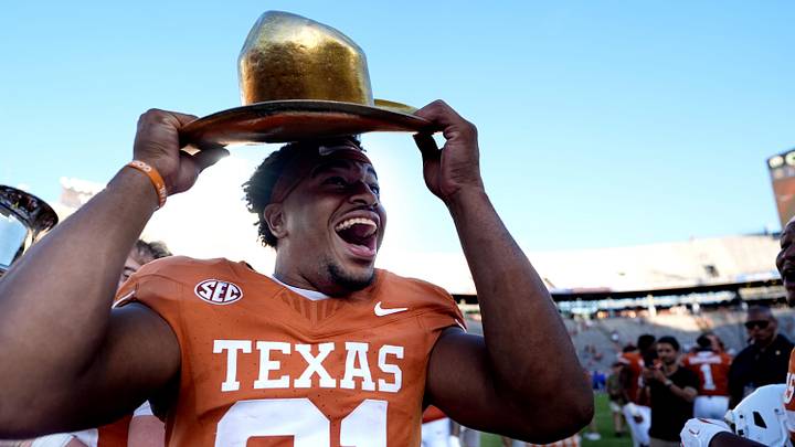 Texas Longhorns tight end Nick Townsend (81) celebrates with the golden hat in the second half of the Red River Rivalry college football game between the University of Oklahoma Sooners and the Texas Longhorn at the Cotton Bowl Stadium in Dallas, Texas, Saturday, Oct. 11, 2025. Texas Longhorns tight end Nick Townsend (81) celebrates with the golden hat in the second half of the Red River Rivalry college football game between the University of Oklahoma Sooners and the Texas Longhorn at the Cotton Bowl Stadium in Dallas, Texas, Saturday, Oct. 11, 2025.