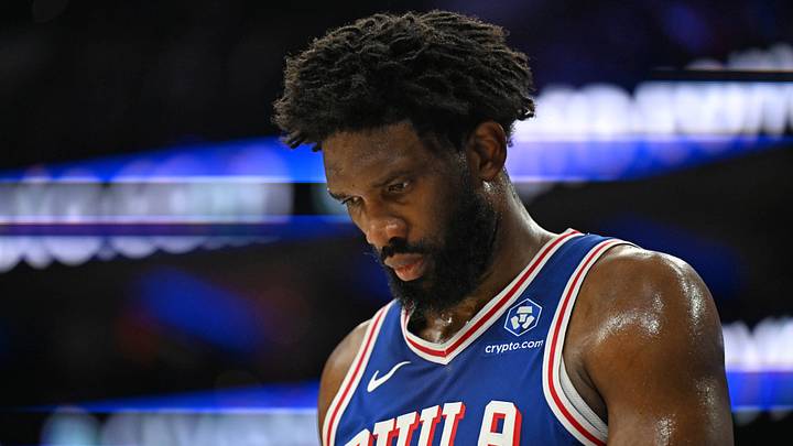 Jan 19, 2026; Philadelphia, Pennsylvania, USA; Philadelphia 76ers center Joel Embiid (21) against the Indiana Pacers at Xfinity Mobile Arena. Mandatory Credit: Eric Hartline-Imagn Images