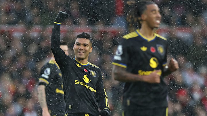 Manchester United’s squad is healthy heading into Saturday’s duel.