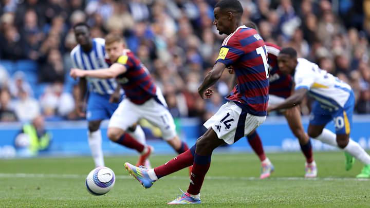 Brighton & Hove Albion FC v Newcastle United FC - Premier League