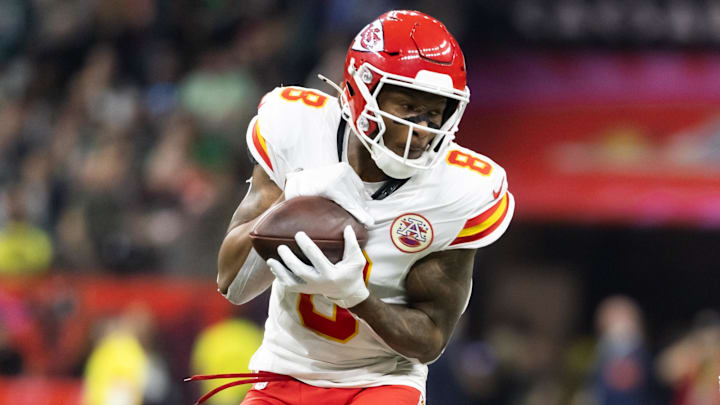 Feb 9, 2025; New Orleans, LA, USA; Kansas City Chiefs wide receiver DeAndre Hopkins (8) against the Philadelphia Eagles in Super Bowl LIX at Ceasars Superdome. Mandatory Credit: Mark J. Rebilas-Imagn Images Feb 9, 2025; New Orleans, LA, USA; Kansas City Chiefs wide receiver DeAndre Hopkins (8) against the Philadelphia Eagles in Super Bowl LIX at Ceasars Superdome. Mandatory Credit: Mark J. Rebilas-Imagn Images