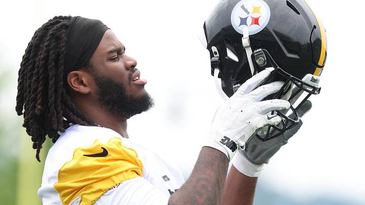 Pittsburgh Steelers offensive tackle Max Iheanachor