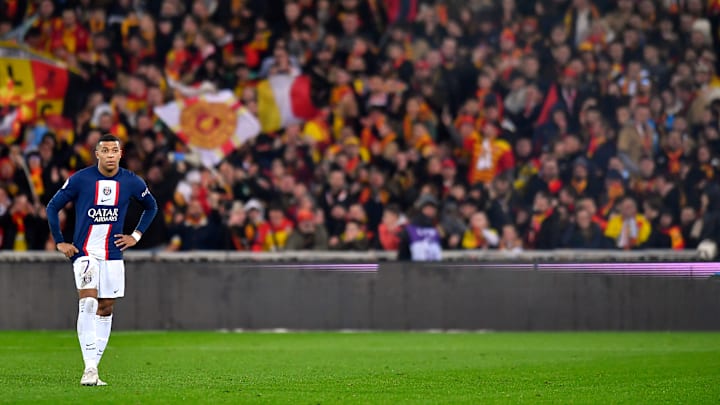 Le football a historiquement lieu le week-end 