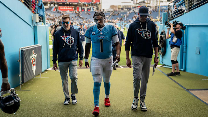 Tennessee Titans quarterback Cam Ward (1)