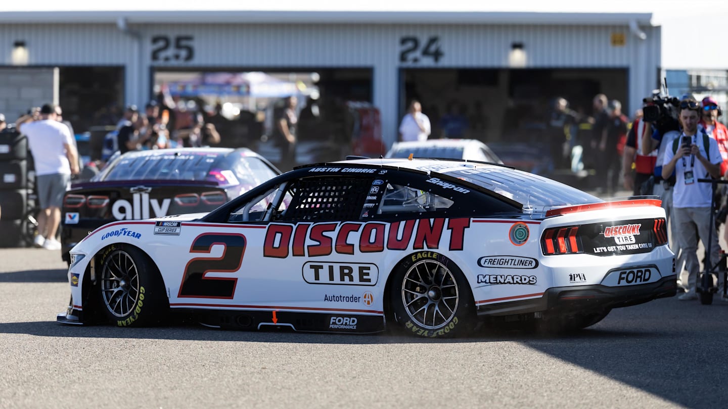 Discount Tire Extends Relationship with Team Penske