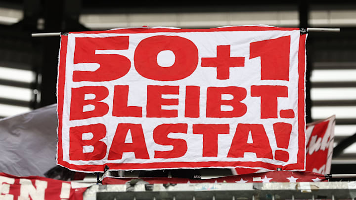 Fans demonstrieren für die Einhaltung von 50+1