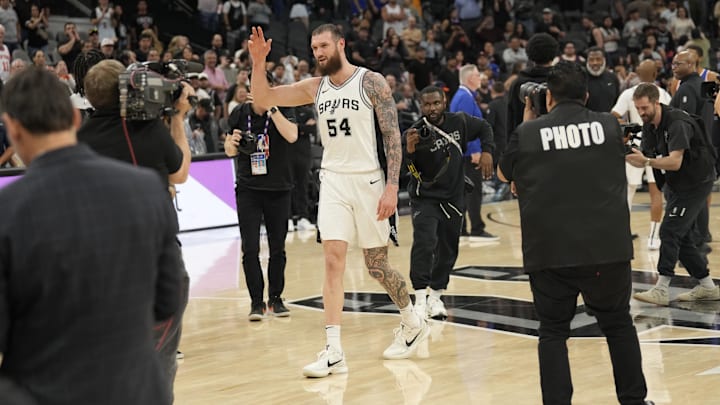 Mar 19, 2025; San Antonio, Texas, USA; San Antonio Spurs forward Sandro Mamukelashvili (54) waives to fans after scoring thirty four points against the New York Knicks at Frost Bank Center.