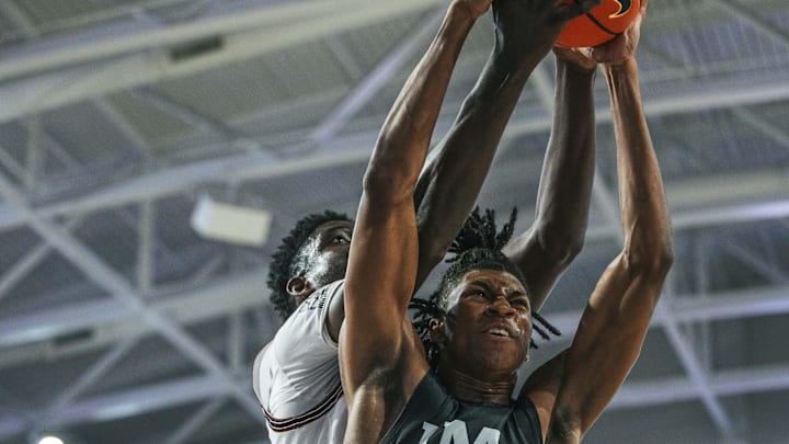 Five-star Donnie Freeman, a Syracuse basketball power forward, is deemed one of the country's top-10 freshmen by an expert.