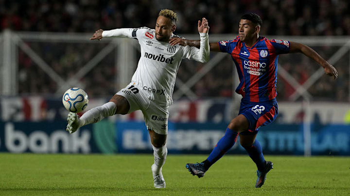 Neymar teve atuação modesta contra o San Lorenzo