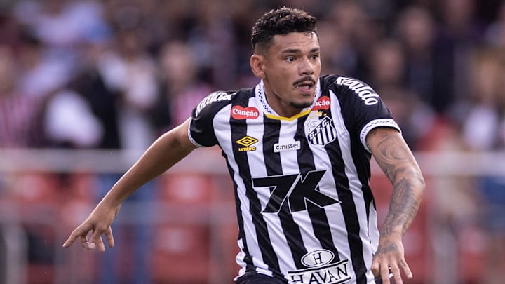Tiquinho Soares é a maior esperança de gols no Santos