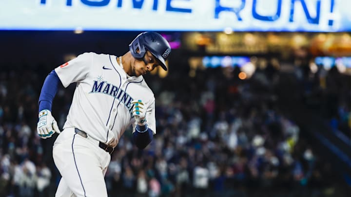 Seattle Mariners third baseman Jorge Polanco runs after hitting a home run against the Athletics on March 27 at T-Mobile Park.