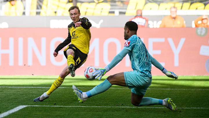 Borussia Dortmund v Sport-Club Freiburg - Bundesliga