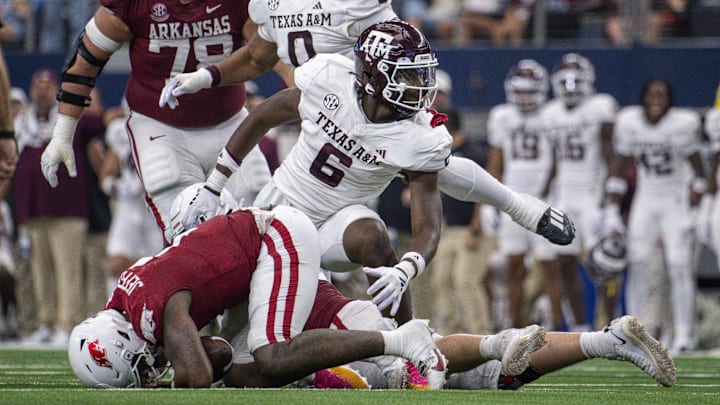 Texas A&M Aggies defensive lineman Enai White (6)