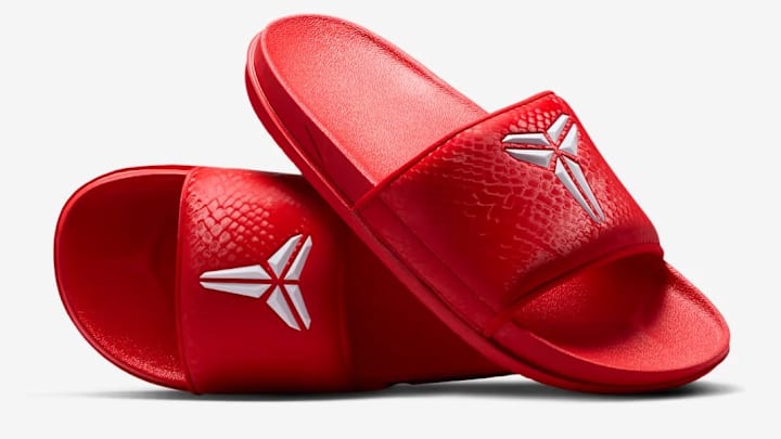Nike Kobe Offcourt slides. Nike Kobe Offcourt slides.