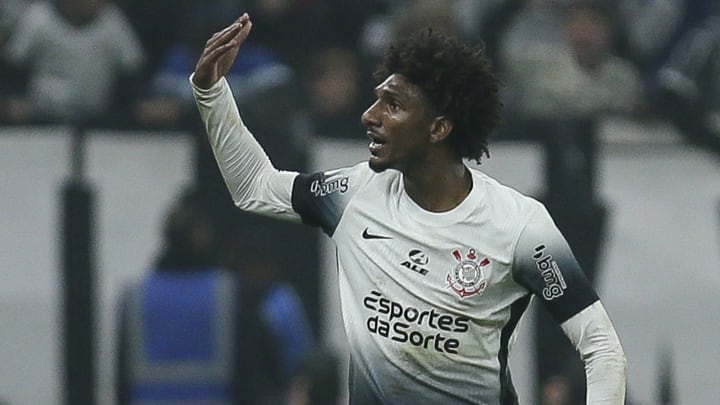 Talles Magno falou que gosta de comemorar gols dançando